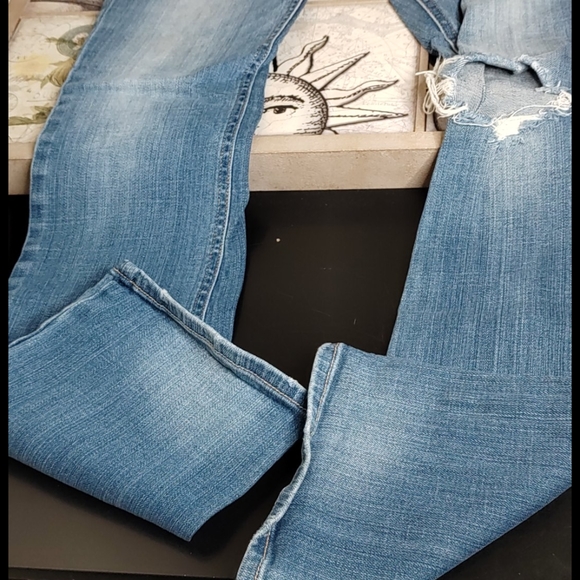 Hollister Distressed Low Rise Bootcut Jeans - Picture 6 of 7